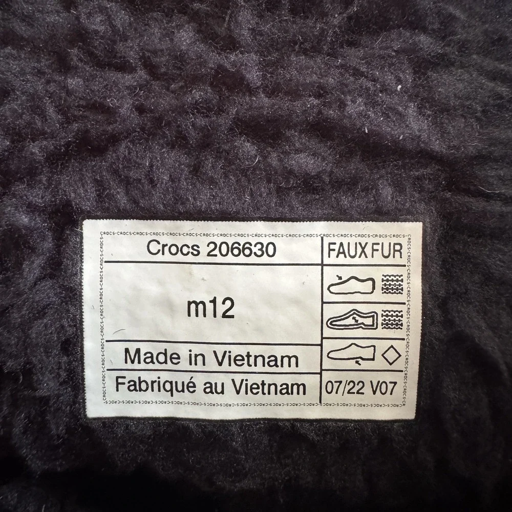 CROCS new tags